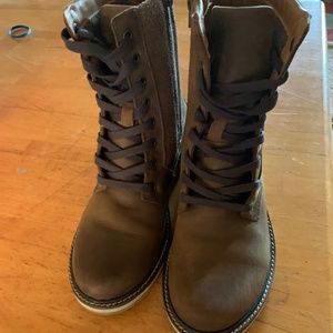 KEEN boots. Size 39.5 (US 9). Tan-Brown